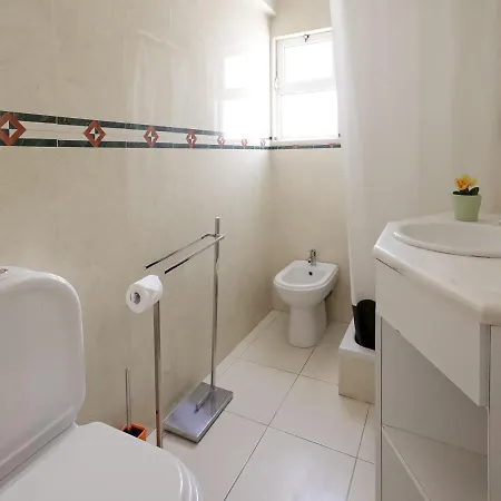 Da Oura - 100 M From The - By Bedzy Apartment